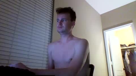 cooldude122222 online show from December 15, 2024, 6:51 am