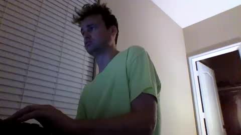 cooldude122222 online show from January 9, 2025, 6:38 am