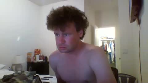 cooldude122222 online show from September 16, 2025, 2:34 am