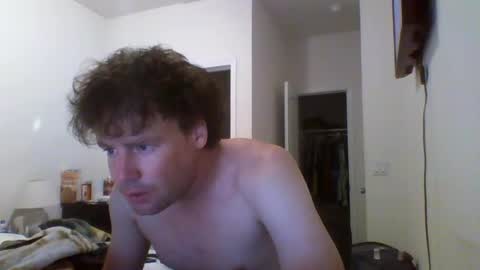 cooldude122222 online show from September 18, 2025, 2:57 am