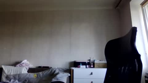 cora_fora online show from September 11, 2025, 7:08 am