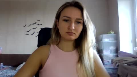 cora_fora online show from September 29, 2025, 7:57 am