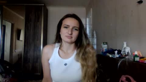 cora_fora online show from June 9, 2026, 12:06 pm