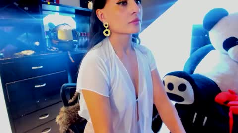 Coral  online show from February 1, 2025, 6:08 pm