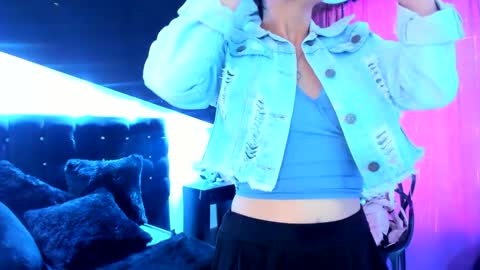 Coral  online show from February 4, 2025, 12:11 pm