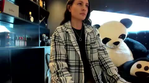 Coral  online show from February 14, 2025, 12:14 pm