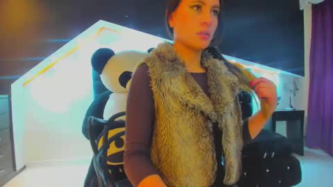 Coral  online show from March 12, 2025, 12:26 pm