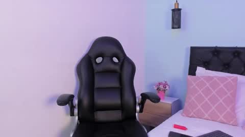 Snapshot of coral_jhoness chatting on October 23, 2025, 10:52 pm Carol Jhones online show from October 23, 2025, 10:52 pm