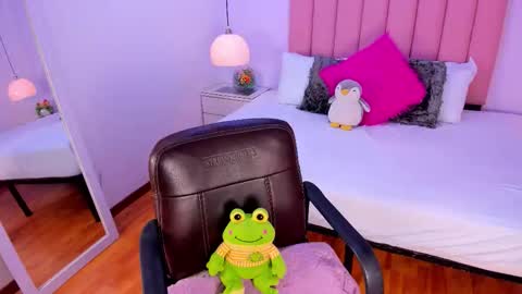 Snapshot of coral_jhoness chatting on November 12, 2025, 3:18 am Carol Jhones online show from November 12, 2025, 3:18 am