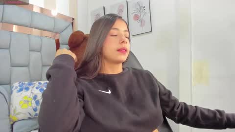 Snapshot of coral_taylorr chatting on November 23, 2025, 2:17 pm Coral online show from November 23, 2025, 2:17 pm