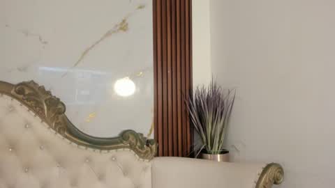 Coralie Bronson online show from September 18, 2025, 8:00 pm