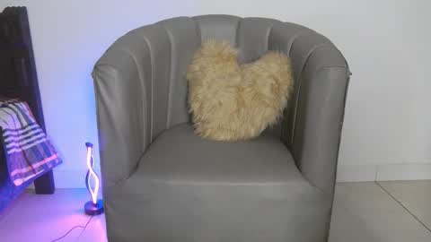 Coralie Bronson online show from March 5, 2026, 2:51 am