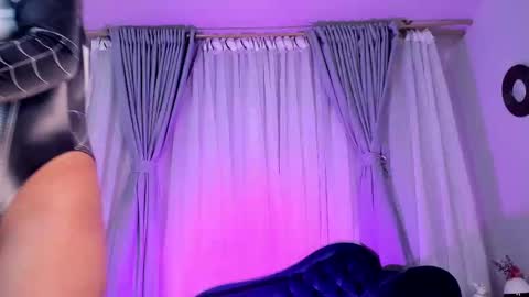 Coral Stefani online show from September 11, 2025, 10:10 pm