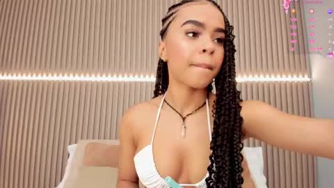 coralineross_ online show from February 21, 2025, 11:11 am