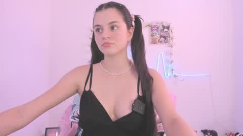 Coraline uwu     Bienvenidos al dulce mundo de Coraline    Hola amores soy Coraline  Una chica  tierna juguetona online show from May 28, 2026, 4:26 pm