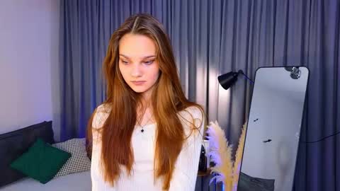 Lia online show from November 12, 2025, 3:45 pm