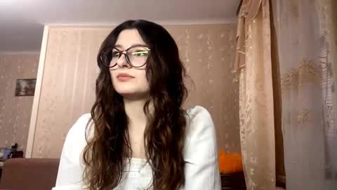 Elisheva online show from November 13, 2025, 1:21 pm