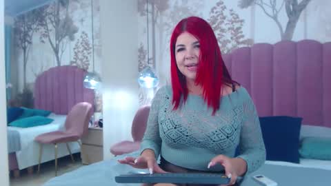 corineray online show from November 25, 2025, 3:56 pm