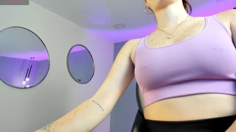 Corinne Russo online show from October 6, 2025, 5:38 am