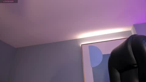 Snapshot of corinnerusso chatting on May 18, 2026, 7:09 pm Corinne Russo online show from May 18, 2026, 7:09 pm