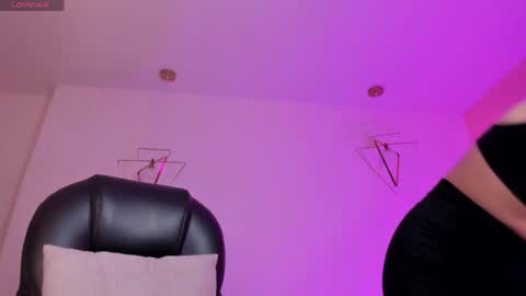 Snapshot of corinnerusso chatting on June 3, 2026, 12:30 pm Corinne Russo online show from June 3, 2026, 12:30 pm