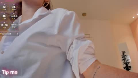 Snapshot of corinnerusso chatting on June 5, 2026, 12:55 pm Corinne Russo online show from June 5, 2026, 12:55 pm