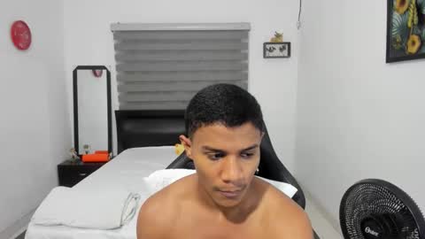 Ethan  online show from December 1, 2025, 5:01 am