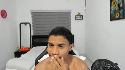 Snapshot of corzoethan chatting on December 21, 2025, 10:50 pm Ethan online show from December 21, 2025, 10:50 pm