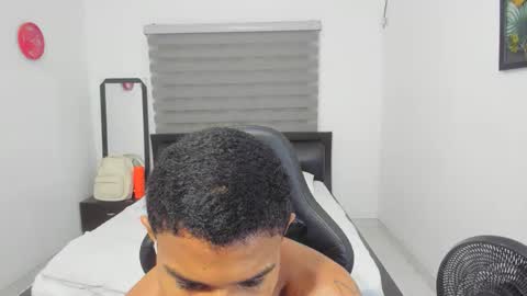 Snapshot of corzoethan chatting on February 4, 2026, 11:20 pm Ethan online show from February 4, 2026, 11:20 pm