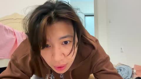 Lina online show from October 28, 2025, 5:15 pm