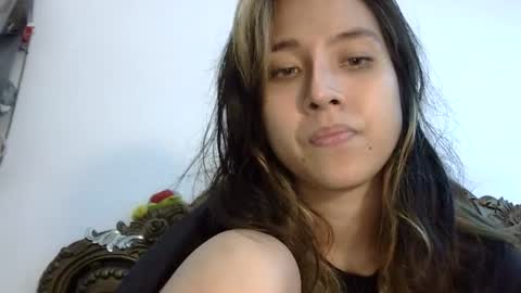 Liz Gwyneth Charlota online show from February 17, 2025, 11:23 am