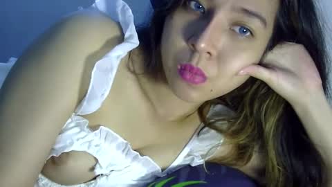 Liz Gwyneth Charlota online show from February 22, 2025, 8:09 pm