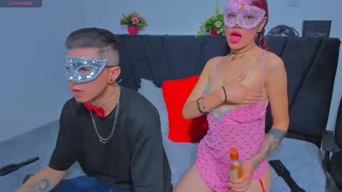 couple_2533 online show from November 5, 2025, 10:48 am