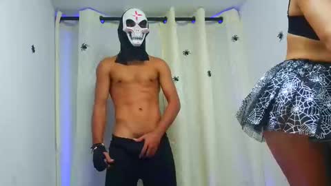 couple_hot_xxxz online show from November 1, 2025, 12:01 am