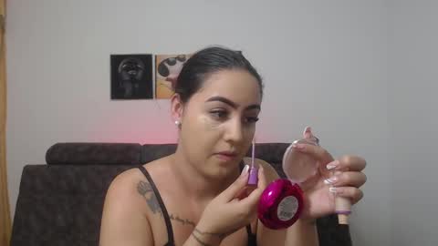  ALEJANDRO Y EMILY  online show from March 1, 2025, 11:17 am