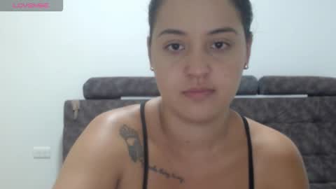 Snapshot of couple_sexandlove chatting on February 5, 2026, 2:27 am ALEJANDRO Y EMILY online show from February 5, 2026, 2:27 am