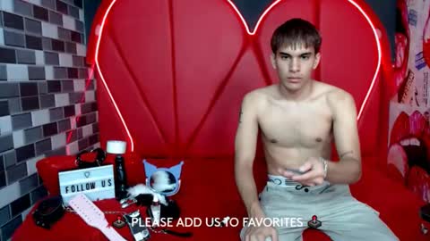 MIA LIZ AND SAM online show from February 5, 2025, 7:31 pm