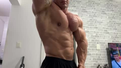 Snapshot of couplemuscle40 chatting on March 24, 2026, 4:12 pm couplemuscle40 online show from March 24, 2026, 4:12 pm