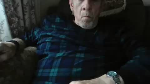 courieral1 online show from October 11, 2025, 8:02 am