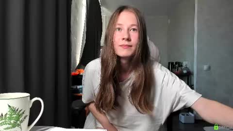 Snapshot of courtney_luv chatting on June 17, 2026, 1:23 pm Im Courtney Nice to meet youFollow meInstagram courtneyluv778 online show from June 17, 2026, 1:23 pm