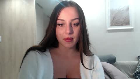 Courtney online show from October 3, 2025, 2:03 pm