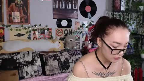 Yuna online show from November 13, 2025, 8:19 pm