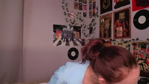 Yuna online show from November 22, 2025, 9:25 pm