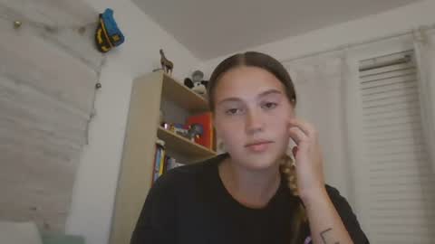Snapshot of cowguirle chatting on July 19, 2026, 1:53 am Em online show from July 19, 2026, 1:53 am