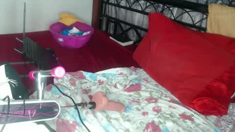 Snapshot of cozy_dion chatting on May 6, 2026, 10:37 pm Erykah online show from May 6, 2026, 10:37 pm