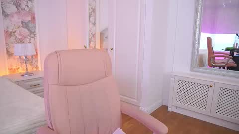 cozymell online show from March 23, 2026, 2:10 pm