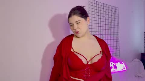 Cozy online show from April 2, 2026, 6:22 am