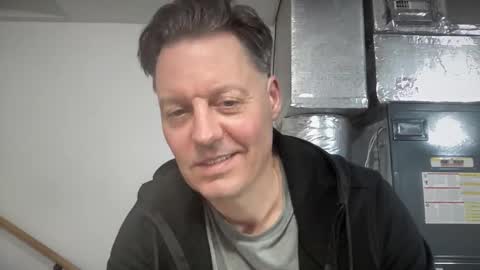 Snapshot of cqeason chatting on March 16, 2026, 6:17 am crashout360 online show from March 16, 2026, 6:17 am