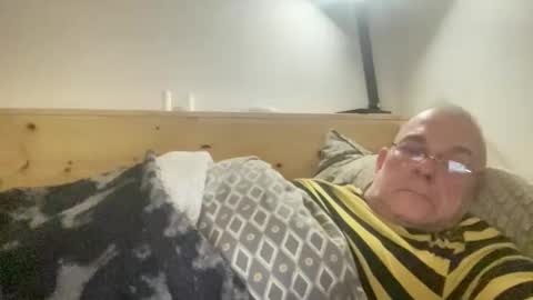 crapaud75018paris online show from April 24, 2026, 7:49 pm