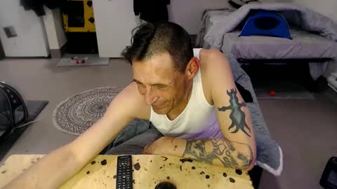 Snapshot of cravedave_d chatting on May 26, 2026, 8:32 am cravedave d online show from May 26, 2026, 8:32 am